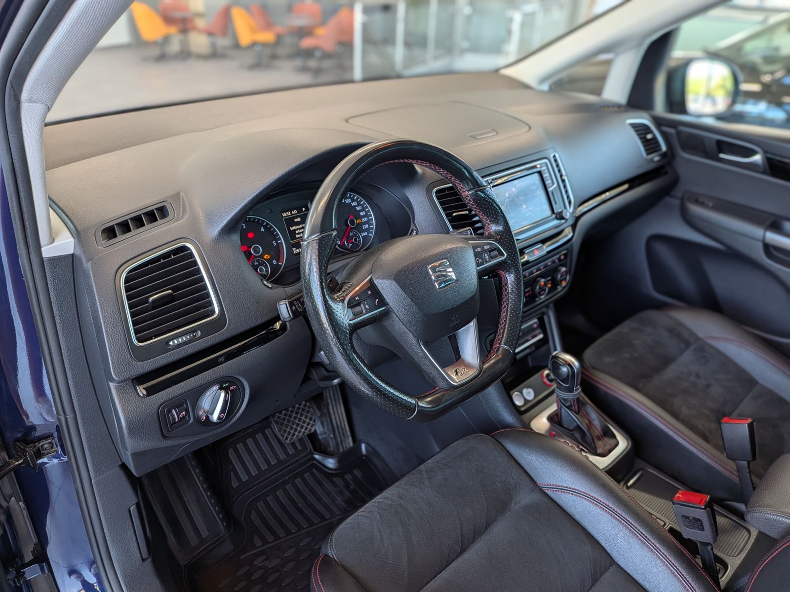Fahrzeugabbildung SEAT Alhambra FR-Line Allrad BI-Xenon Cam 7-Sitz AHK