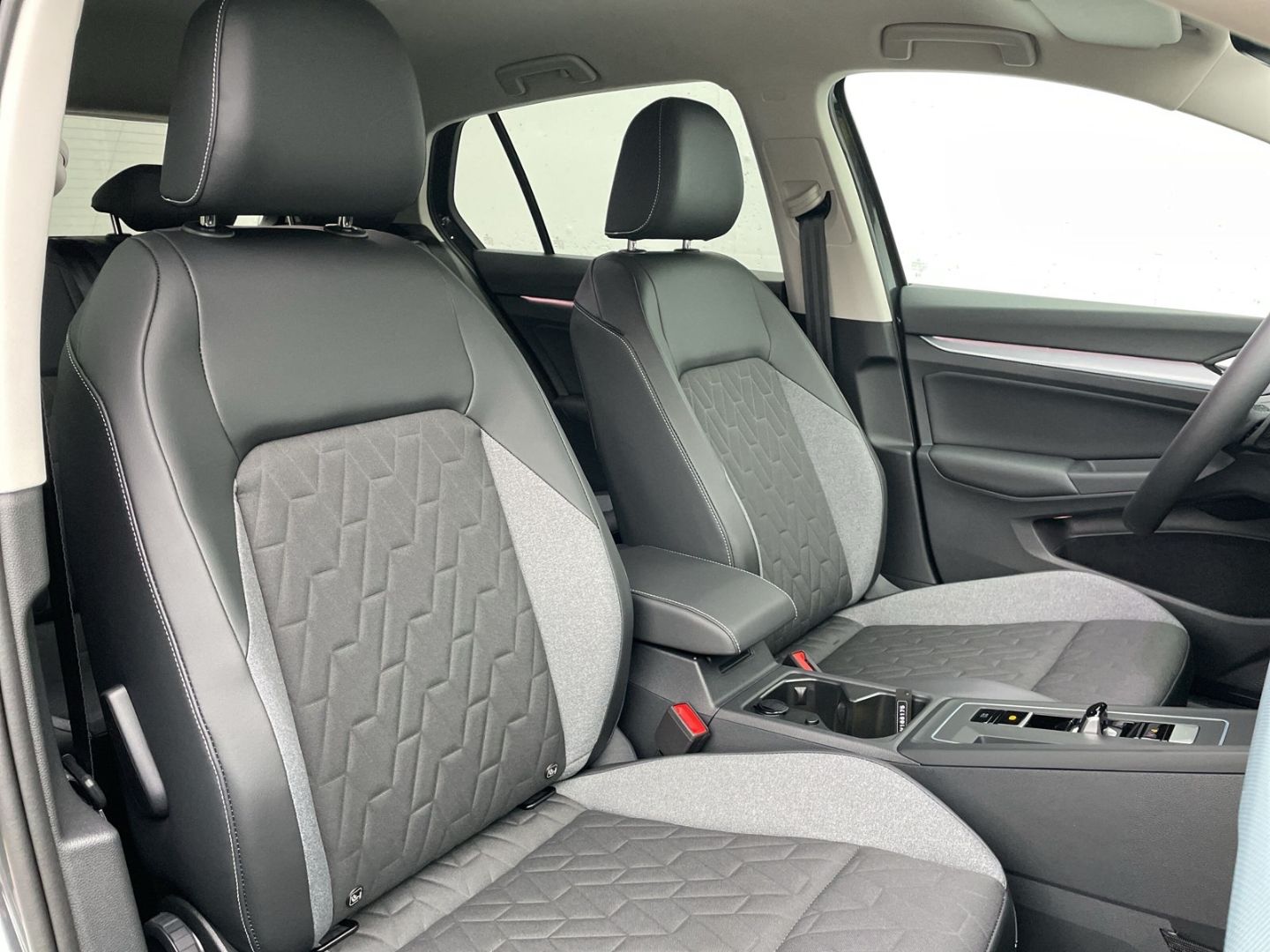 Golf VIII 1.5 eTSI DSG Energy Navi/ACC/Kamera/LE