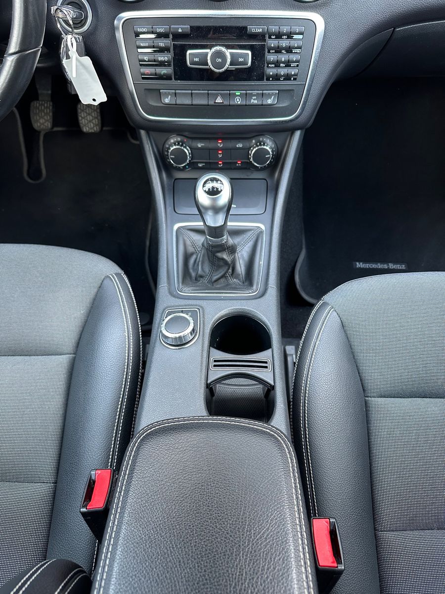 Fahrzeugabbildung Mercedes-Benz A 180 Limousine Style NAV+Bi-Xen+KLIMA+PDC+EU6