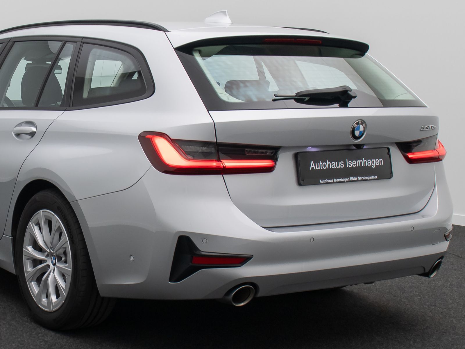 Fahrzeugabbildung BMW 330e Laser 360&deg;HUD DAB Komfort Alarm ACC AHK
