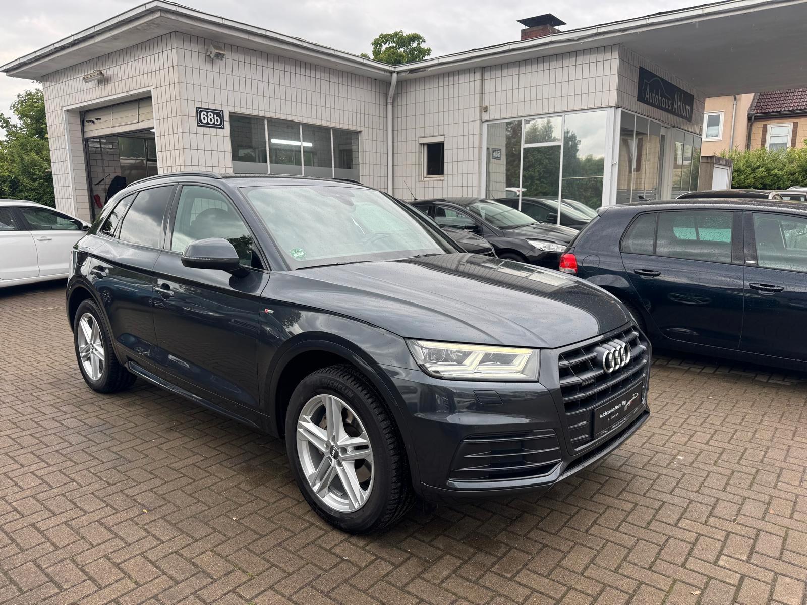 Audi Q5 quattro sport S-Line Black Edition 8-Fach MFL