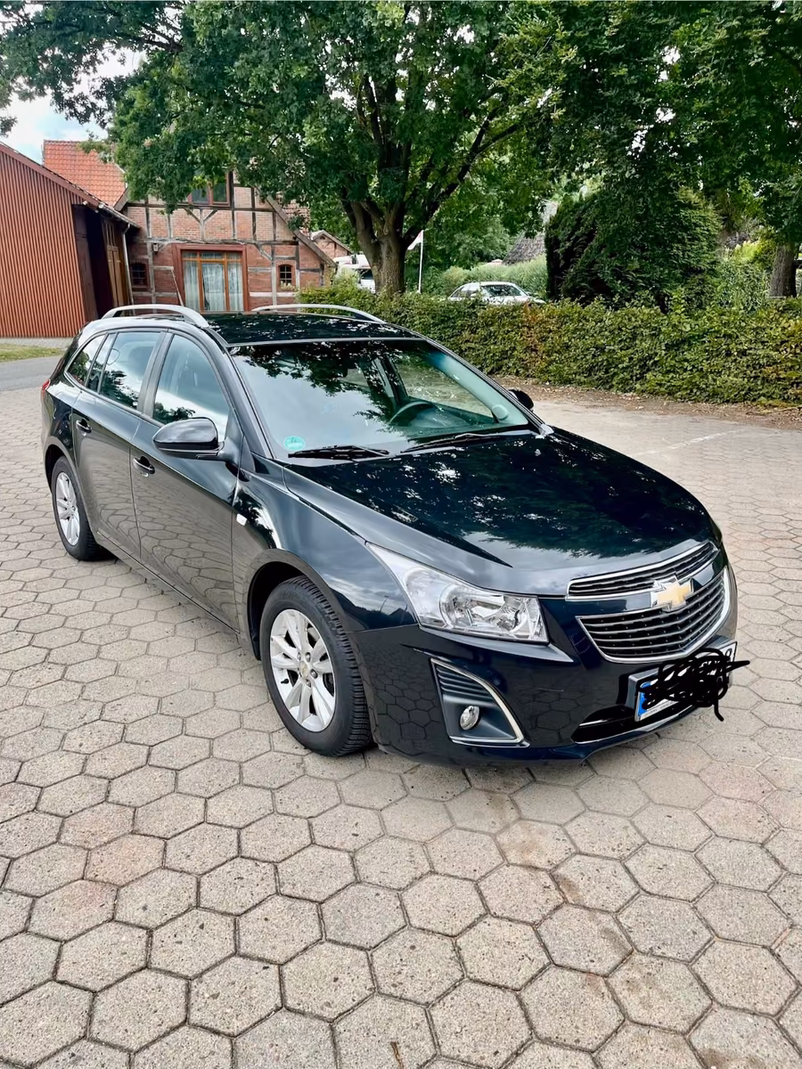 Chevrolet Cruze 2013 — rear view