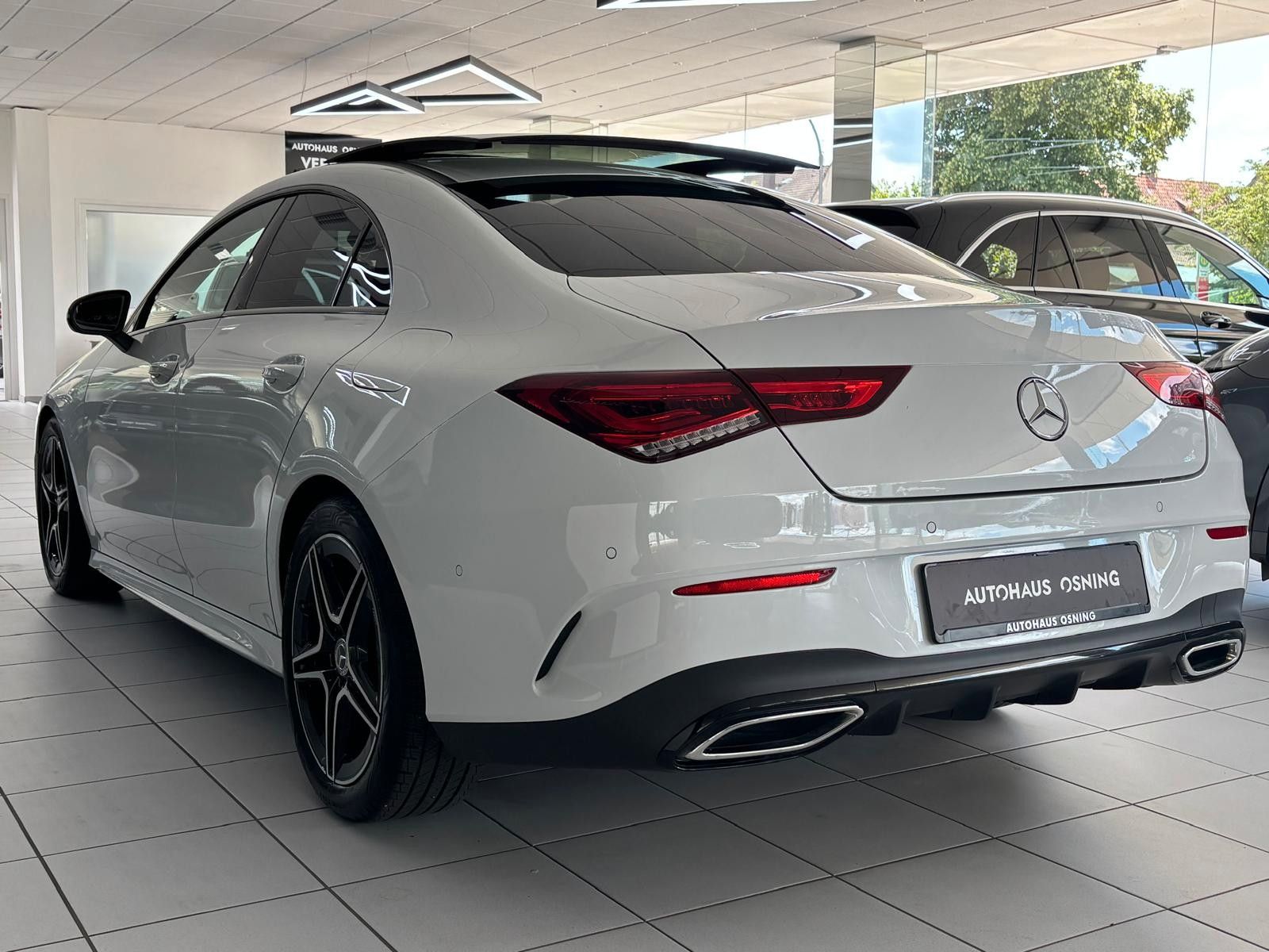 Mercedes-Benz CLA 200 AMG PANO WIDESCREEN CARPLAY MULTIBEAM foto 4