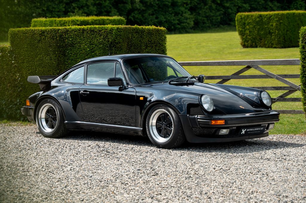 Porsche 930