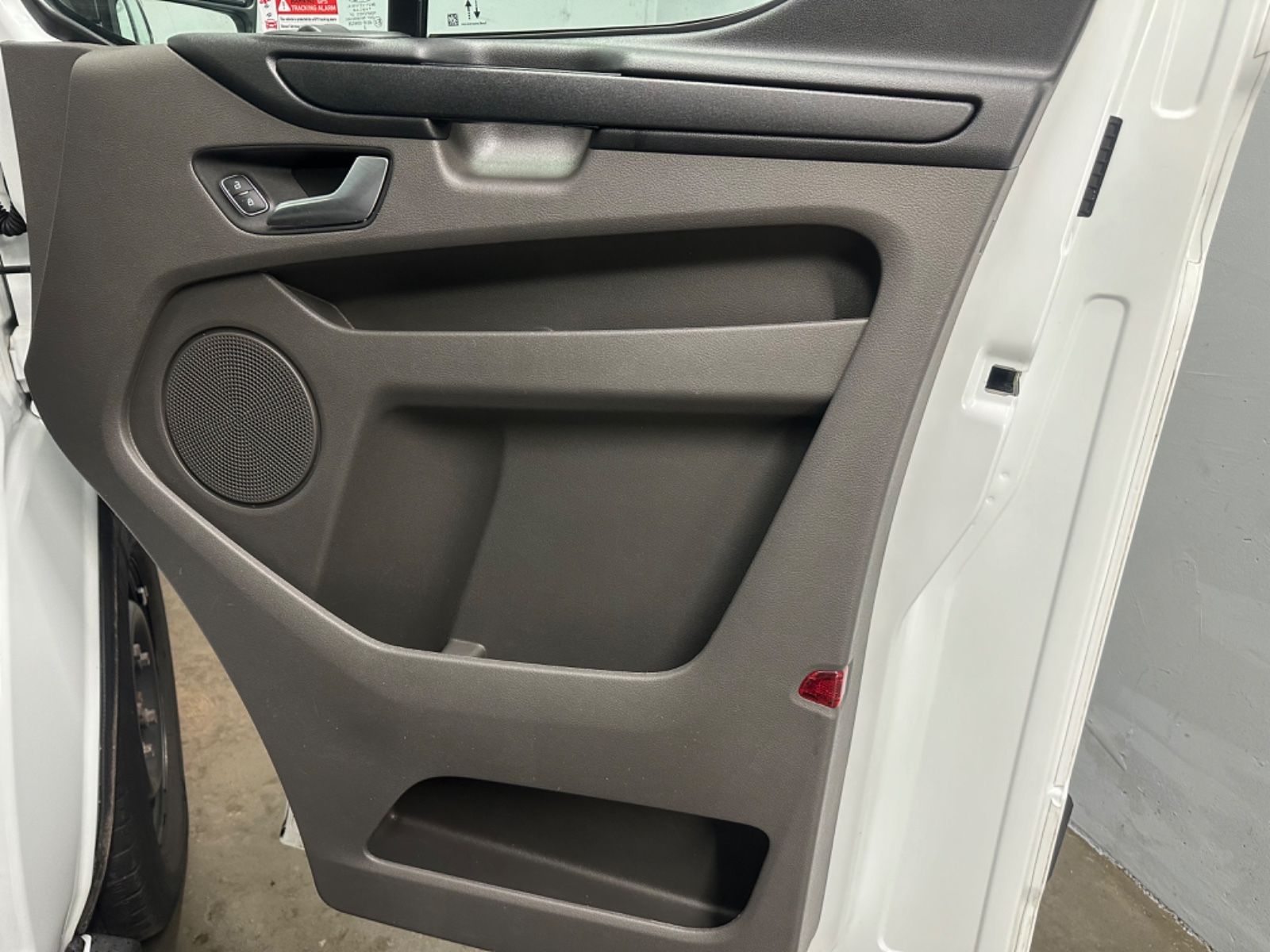 Fahrzeugabbildung Ford Transit Custom 300 L1H1 TREND*NAVI*TEMPO*KAMERA*