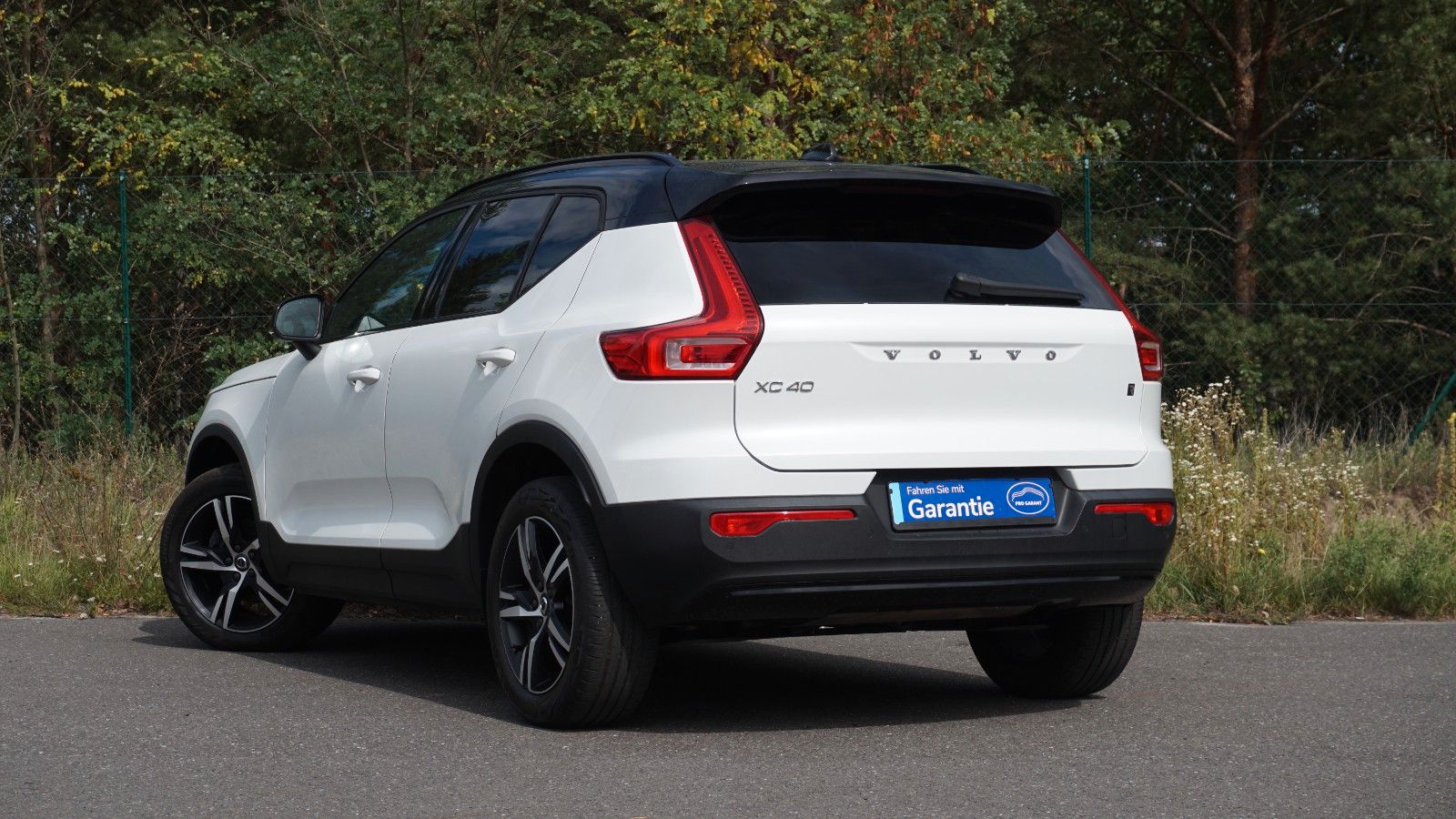 Volvo XC40 R-Design PilotAss/AHK/Cam/TWA/Keyless/Leder imagem 3