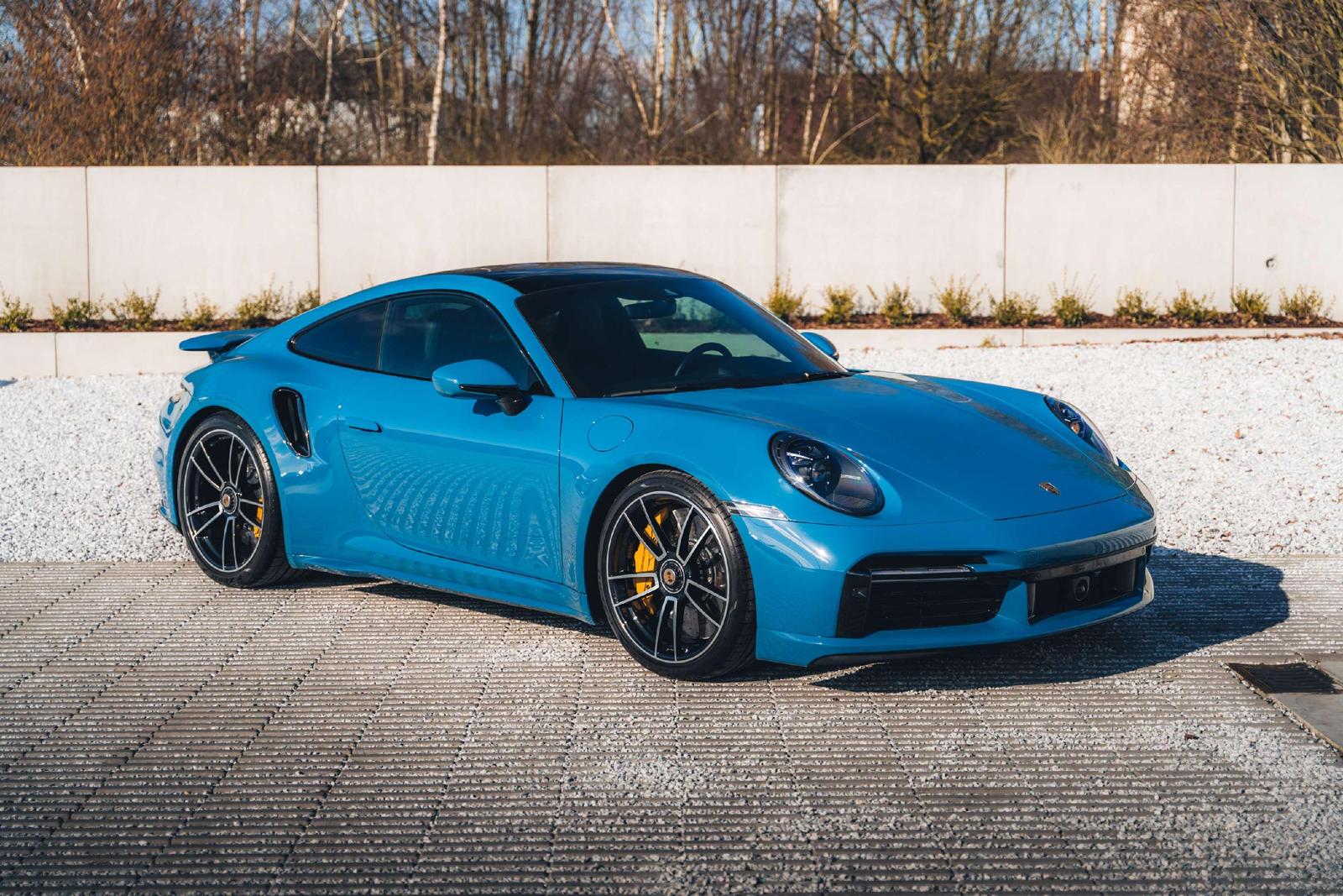 Porsche 992 Turbo S / PTS Oslo blue / Pano / Burmester /