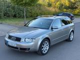 Audi A4 1.9 TDI 131 PS S-line Schiebedach - Audi A4 aus 2003: Kombi