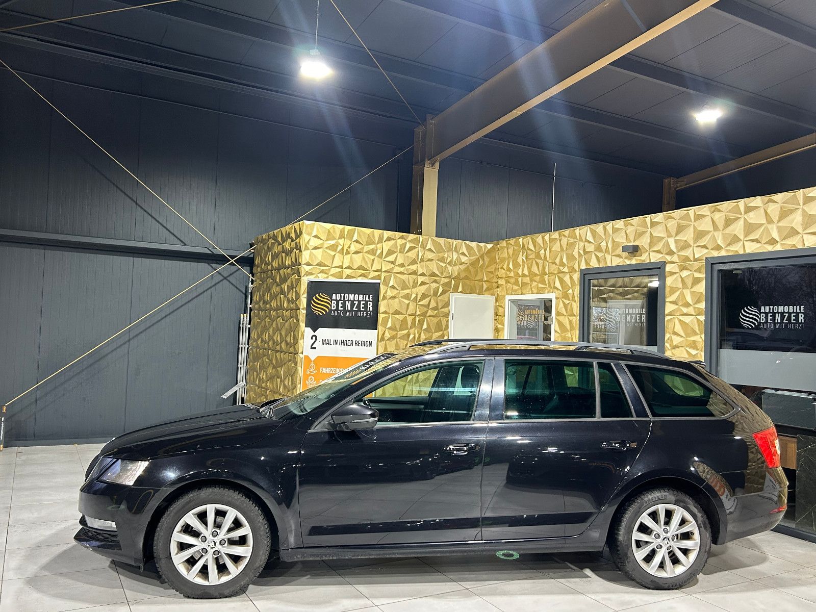 Fahrzeugabbildung SKODA Octavia Combi Ambition/ACC/KLIMA/SHZ/PDC/AUTOMAT