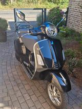 Vespa GTS 300 Classic HPE E5RST - Vespa Motorräder in Düsseldorf