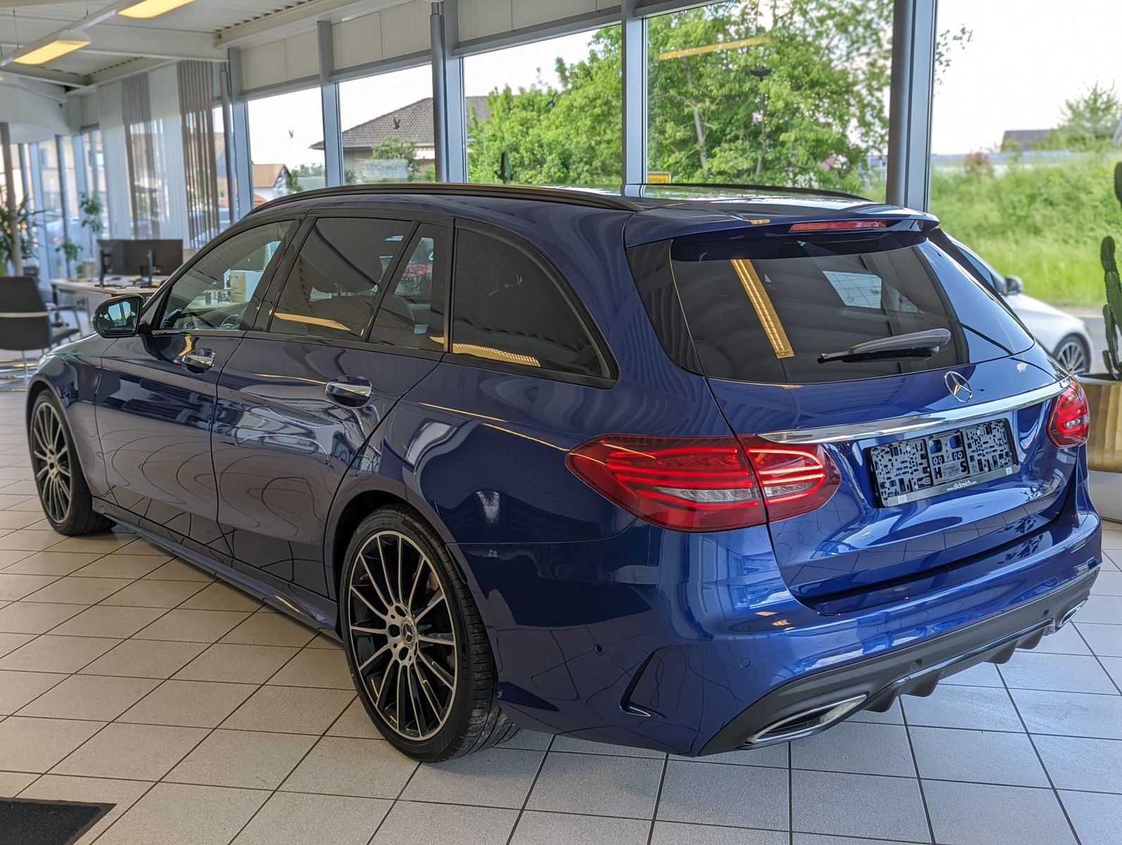 MERCEDES-BENZ C 300 d AMG Multbeam Burmester Memory designo 19 - Image 5