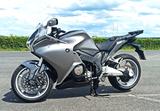 Honda VFR 1200 F (SC63) - HONDA VFR1200F