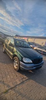 Mercedes-Benz ML 320  Automatik - gebrauchte Mercedes-Benz ML 320 aus dem Jahr 2001