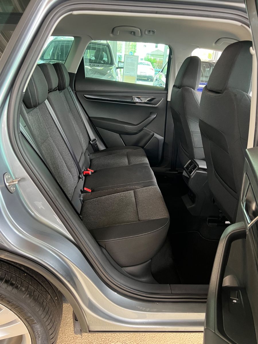 Fahrzeugabbildung SKODA Karoq Style 1.5 DSG *NAVI*KAMERA*CAR-PLAY*AHK*