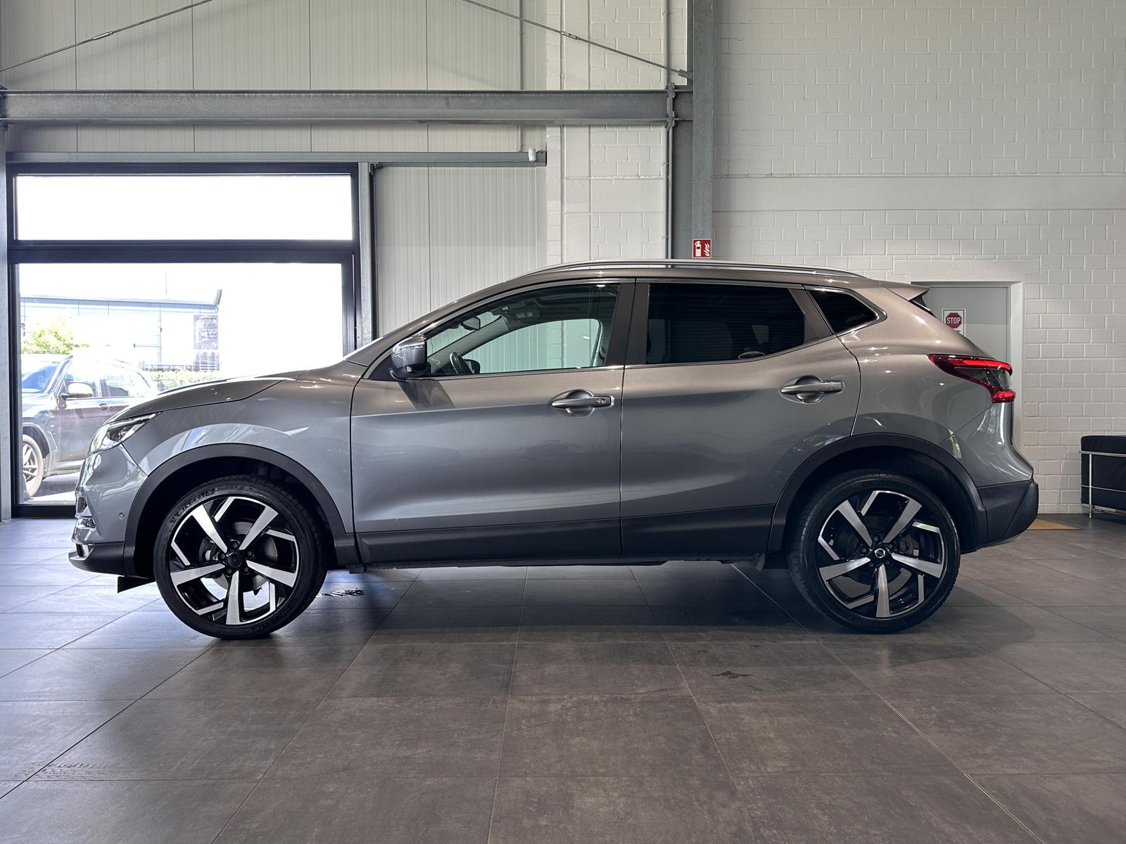 Nissan Qashqai *PANO, SPURHALTE, TOTWINKEL, 360GR.*