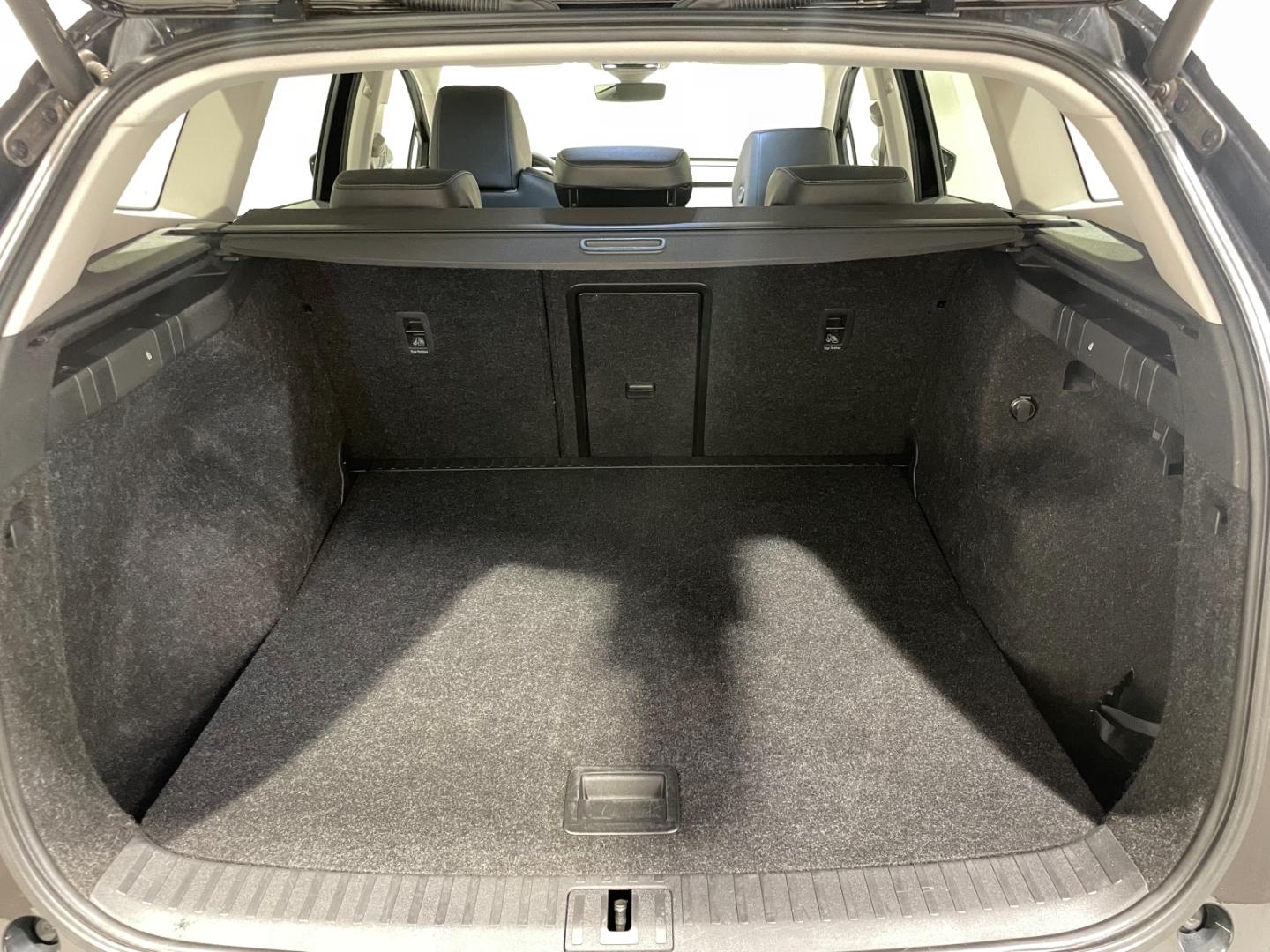 Skoda Enyaq 80 Loft Teilleder Navi LED ACC Rückfahrkam