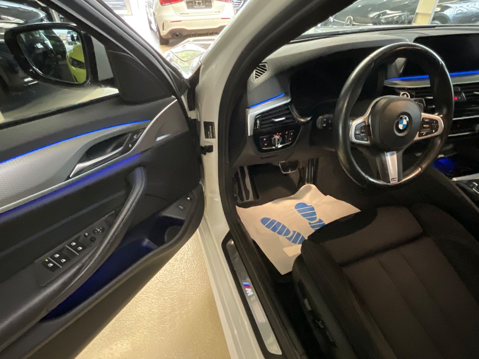 Fahrzeugabbildung BMW 530 e M Sport*Head-Up Display