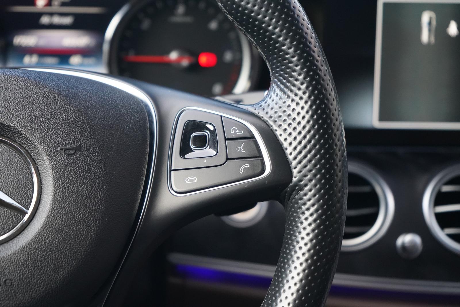 Mercedes-Benz E220 dT-Modell Avantgarde Klimaaut. Navi LED AHK