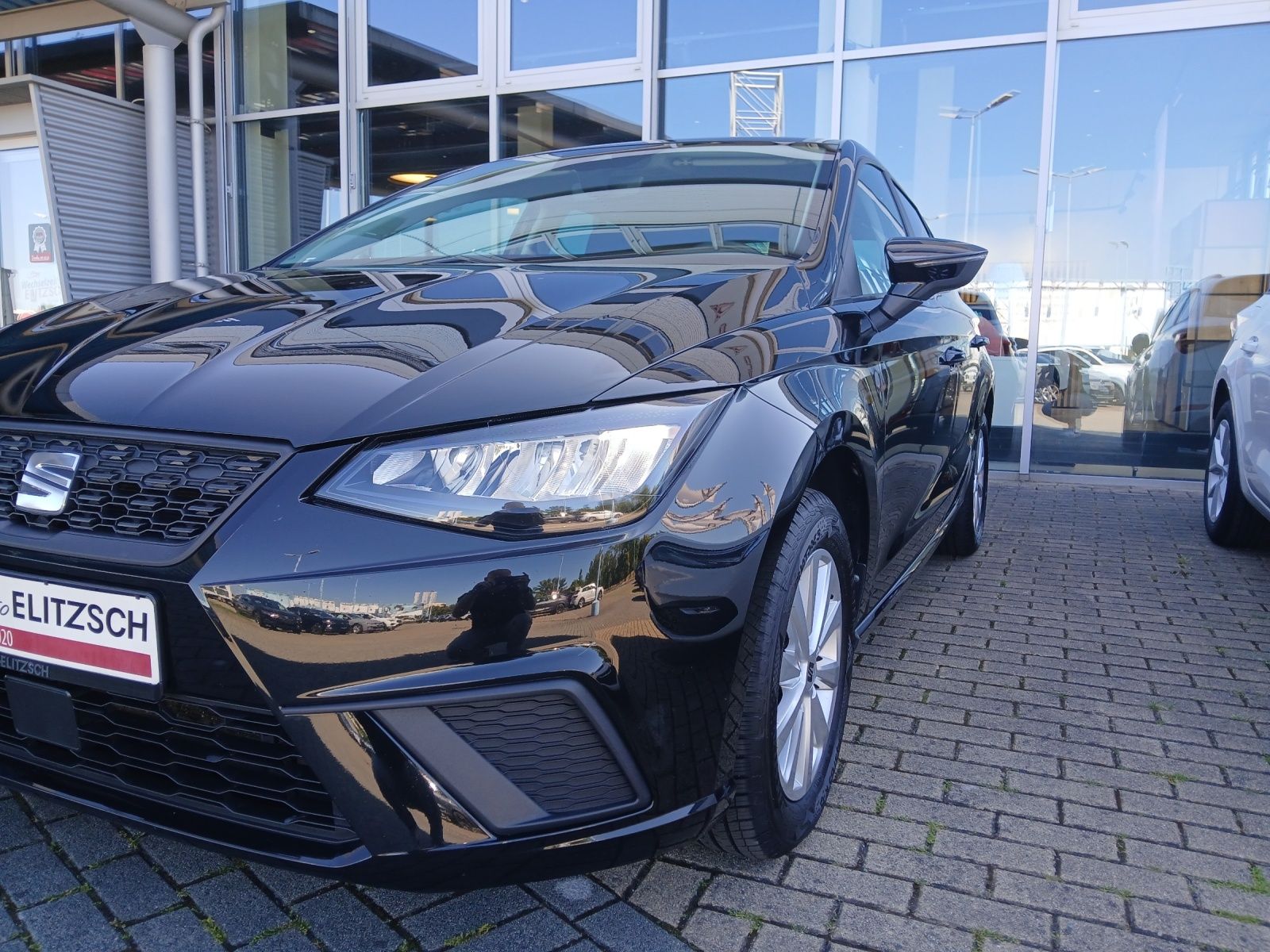 Fahrzeugabbildung SEAT Ibiza TSI Style LED Climatronic GRA PDC SH LM