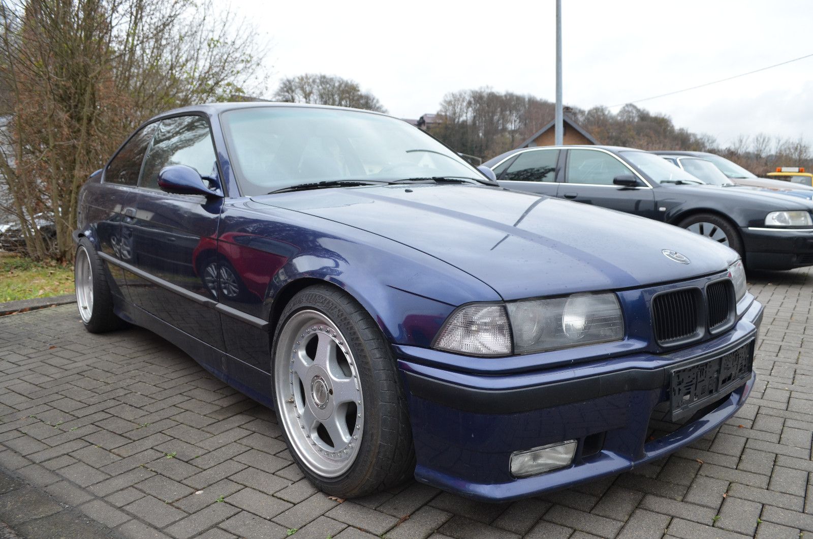 BMW BMW 318 is  Coupe  M Packet