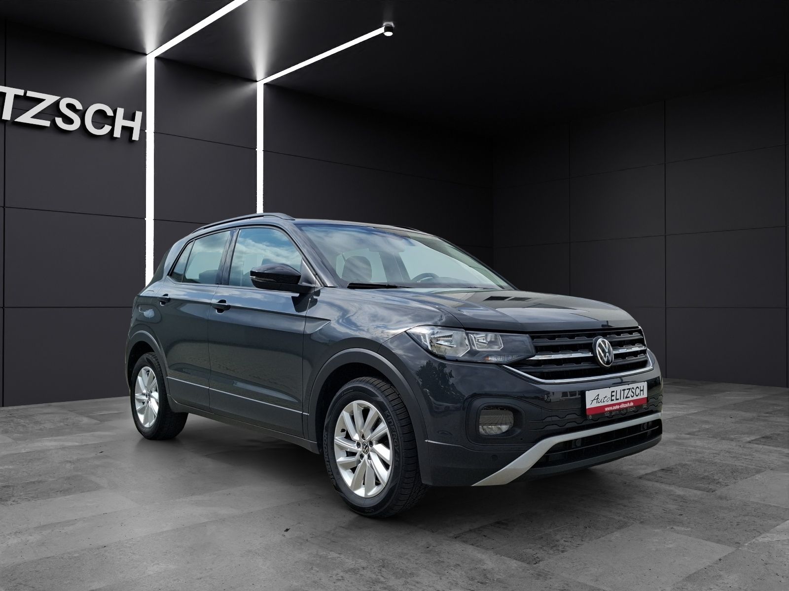 Fahrzeugabbildung Volkswagen T-Cross TSI Life DSG Klima RFK SH LM