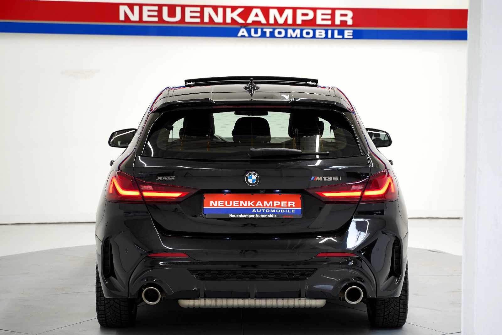 Fahrzeugabbildung BMW M135i xDrive LED Panorama ACC harman/kardon HuD