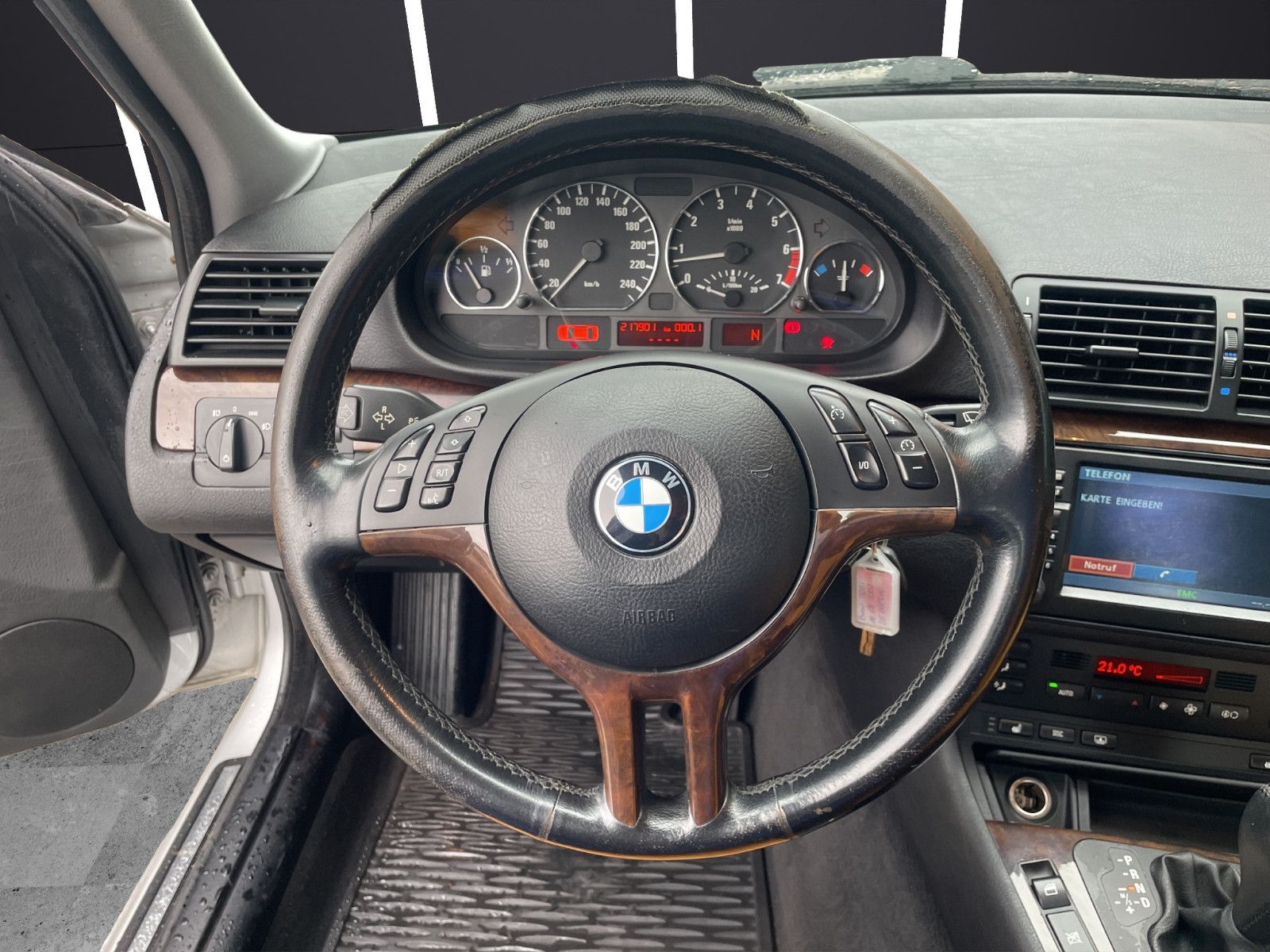 Fahrzeugabbildung BMW 320 Lim. Navi*Xenon*Shzg*Klimaauto