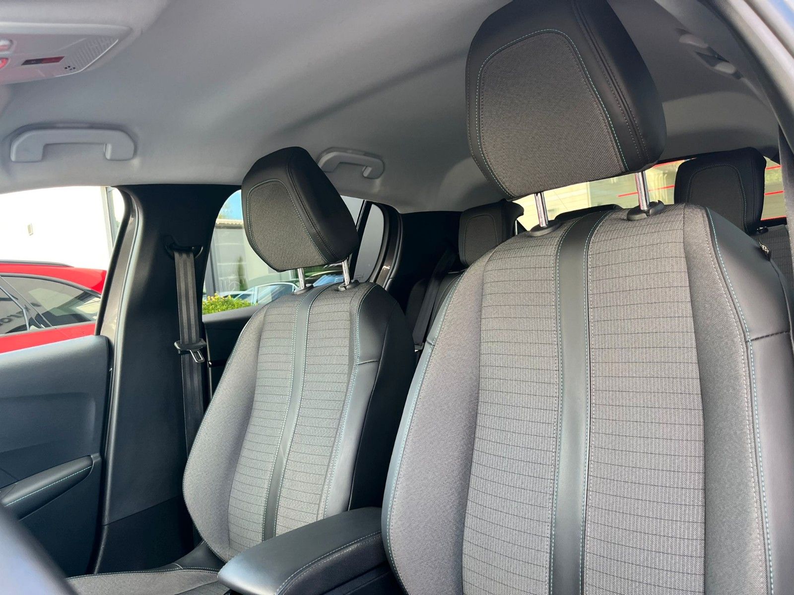 Fahrzeugabbildung Peugeot 208 Allure Pack