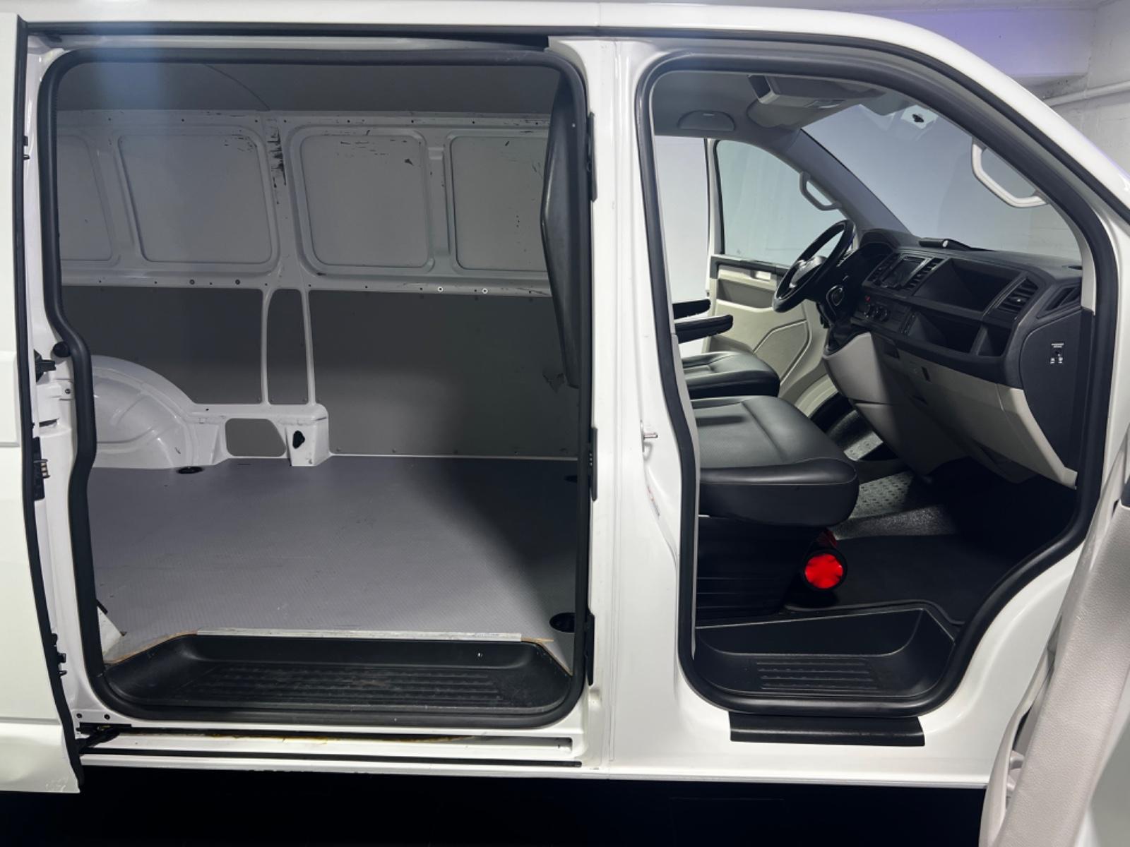Volkswagen T6 Transporter Kasten lang DSG 1H NAVI PDC BLUET