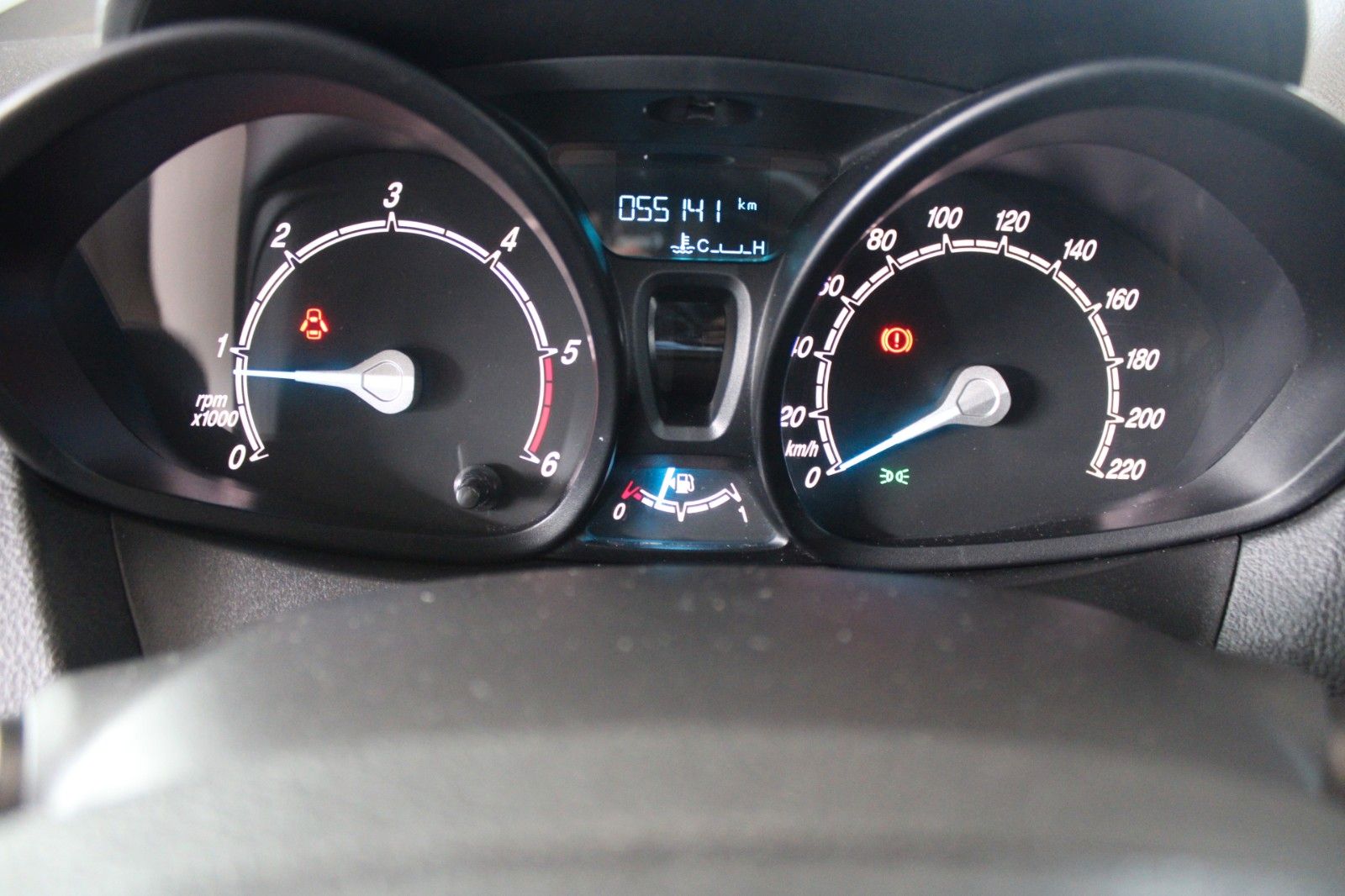 Fahrzeugabbildung Ford Transit Courier 1,5 TDCi Kasten Allwetter 1.Hand