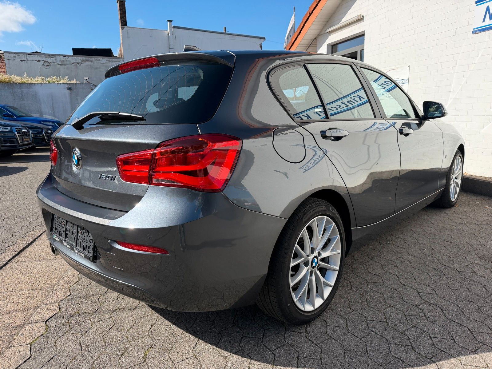 BMW 120 i Advantage 8 G Automatik LED Navi SHZ foto 24