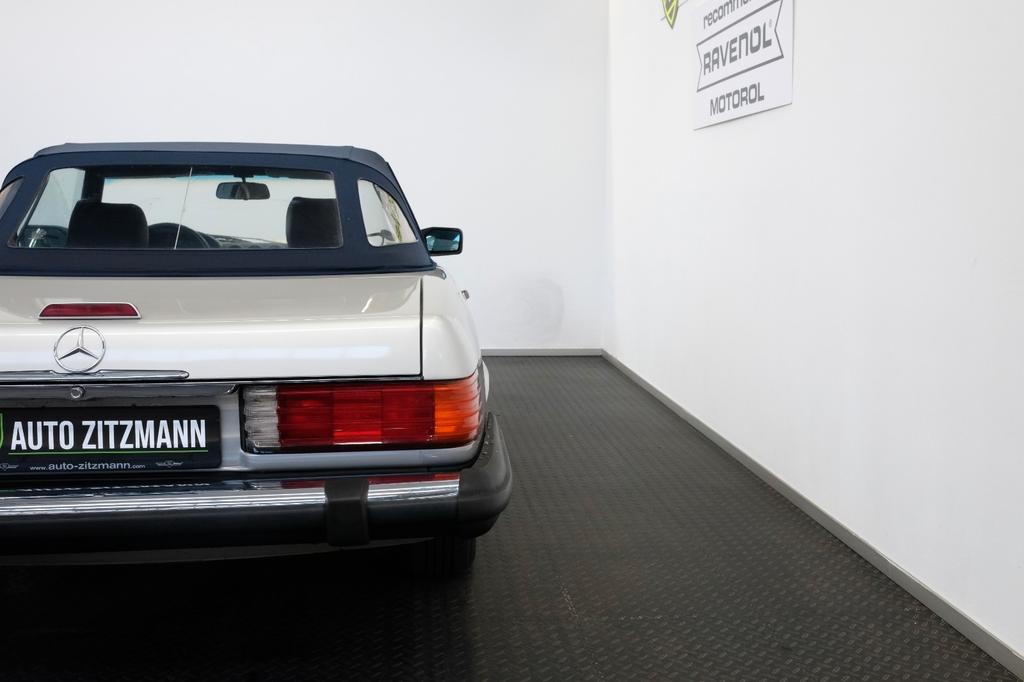 Mercedes-Benz SL 560
