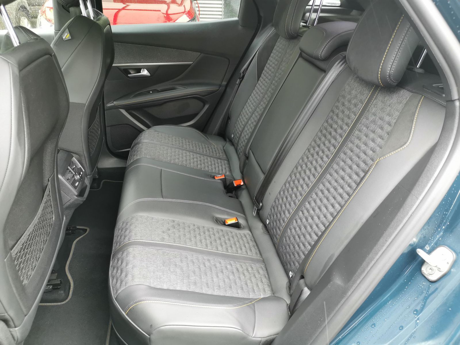 Fahrzeugabbildung Peugeot 3008 1.6 Hybrid 225 (Plug-In), Road Trip