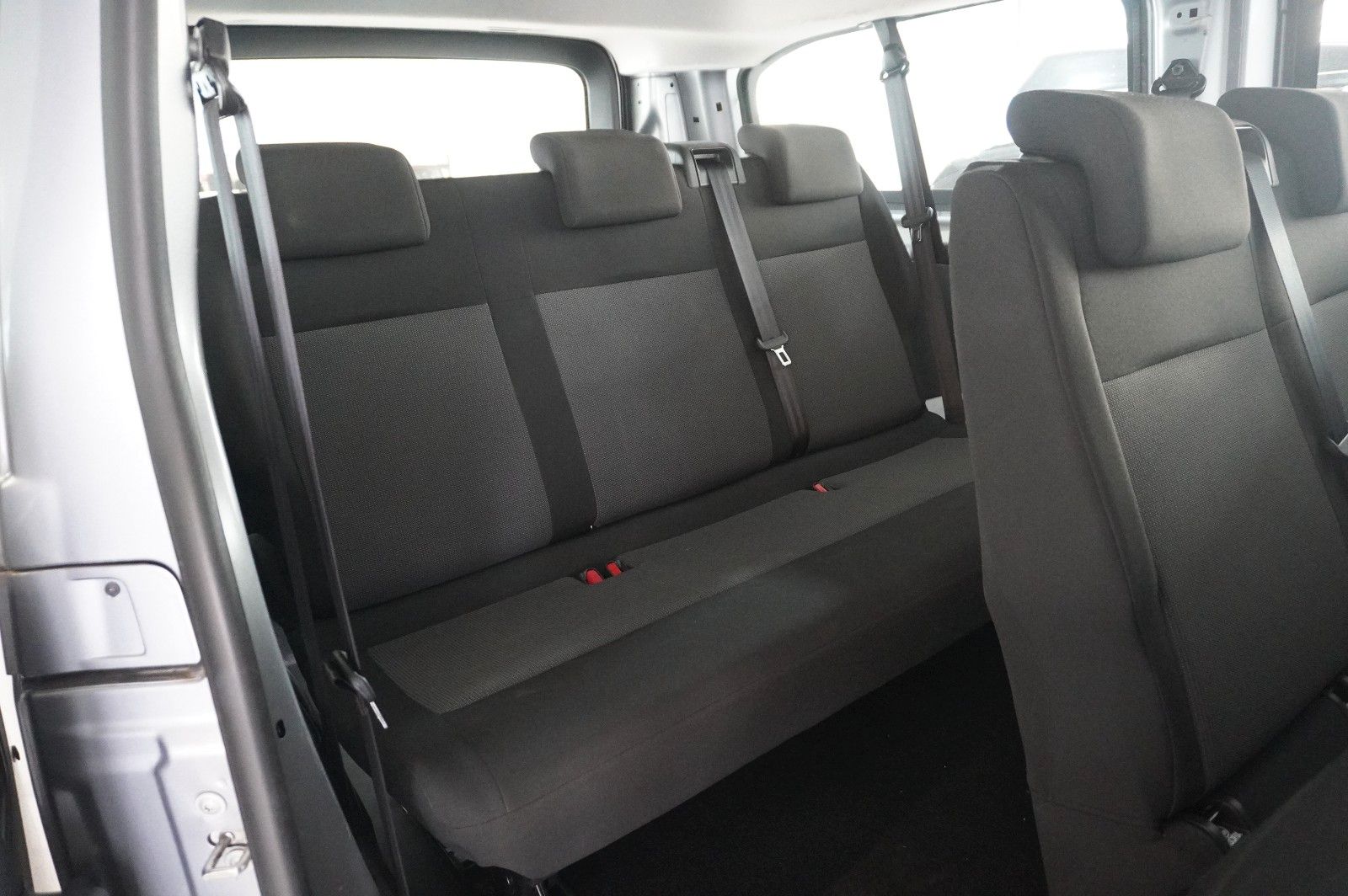 Fahrzeugabbildung Opel Vivaro C Kombi 2.0D "L" 9-SITZER NAVI/TEMP./DAB+