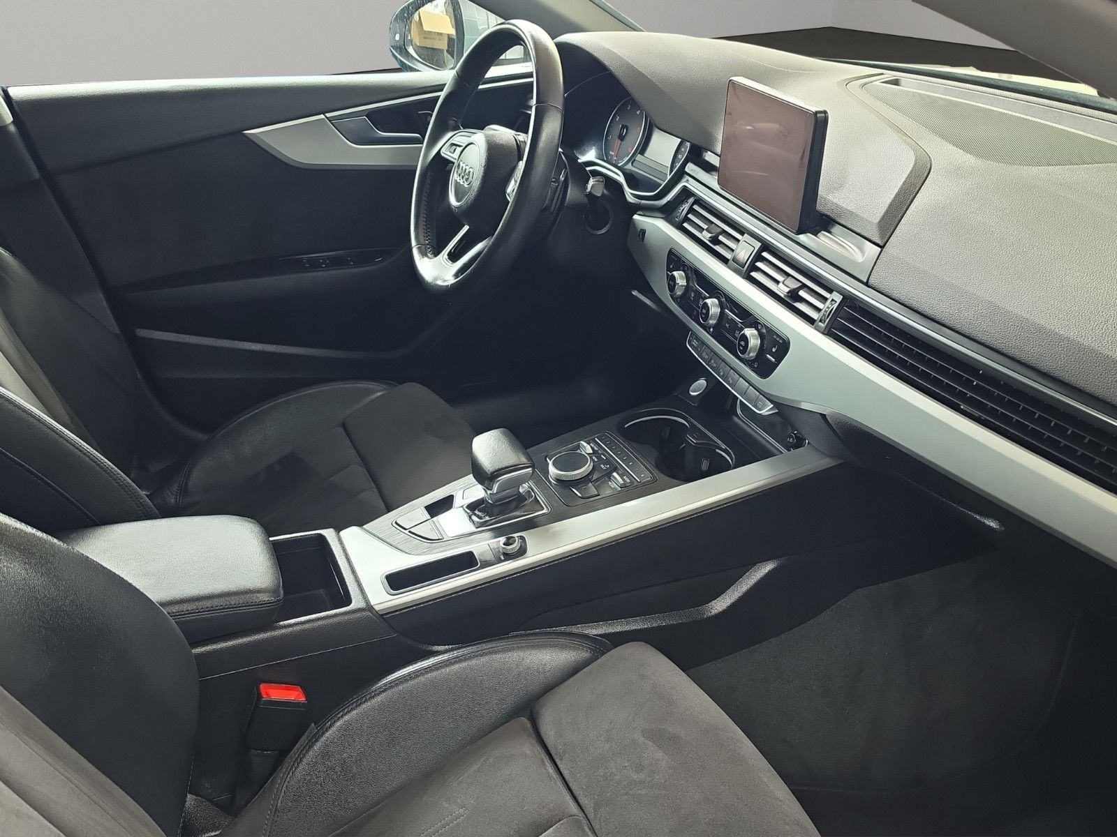 Fahrzeugabbildung Audi A5 Sportback basis NAVI PDC
