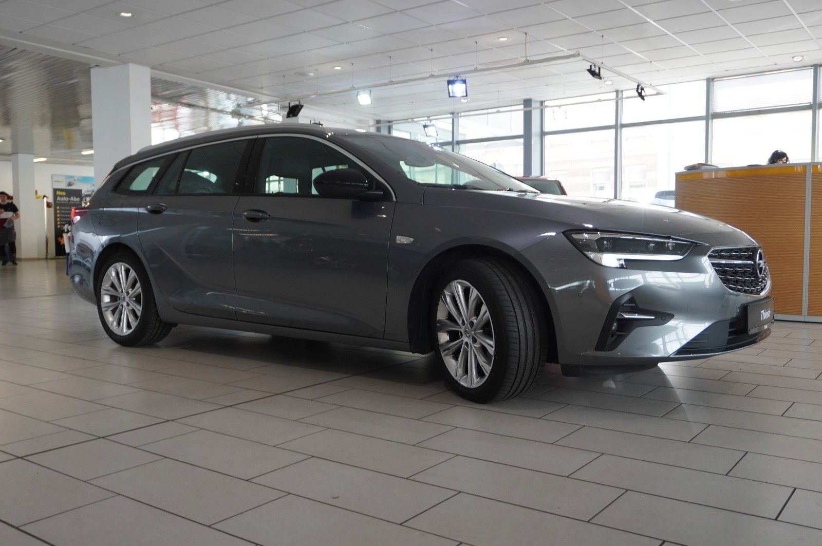 Fahrzeugabbildung Opel Insignia B ST 2.0D ELEGANCE NAVI/SH/KAMERA/SPORT