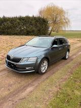 Skoda Octavia Combi 2.0 TDI Premium Edition - Skoda Octavia: Premium Edition