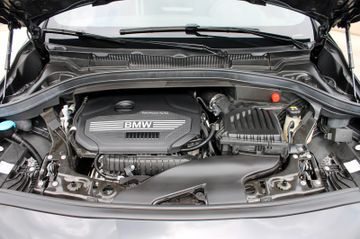 Fahrzeugabbildung BMW 218i Active T. Sport-Line Steptr. Navi Pano Hifi