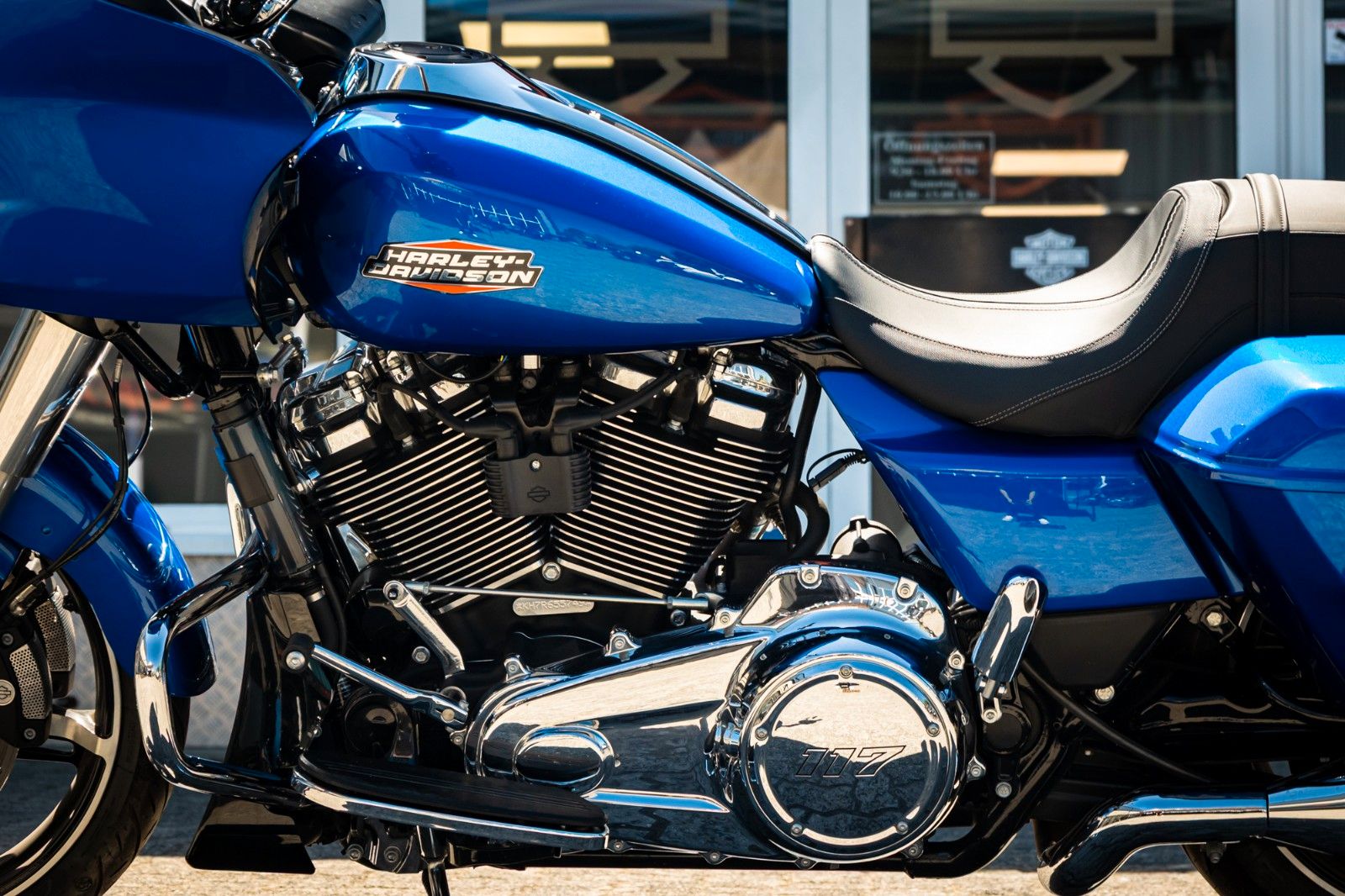 Fahrzeugabbildung Harley-Davidson ROAD GLIDE FLTRX 117 cui - Jekill & Hyde -