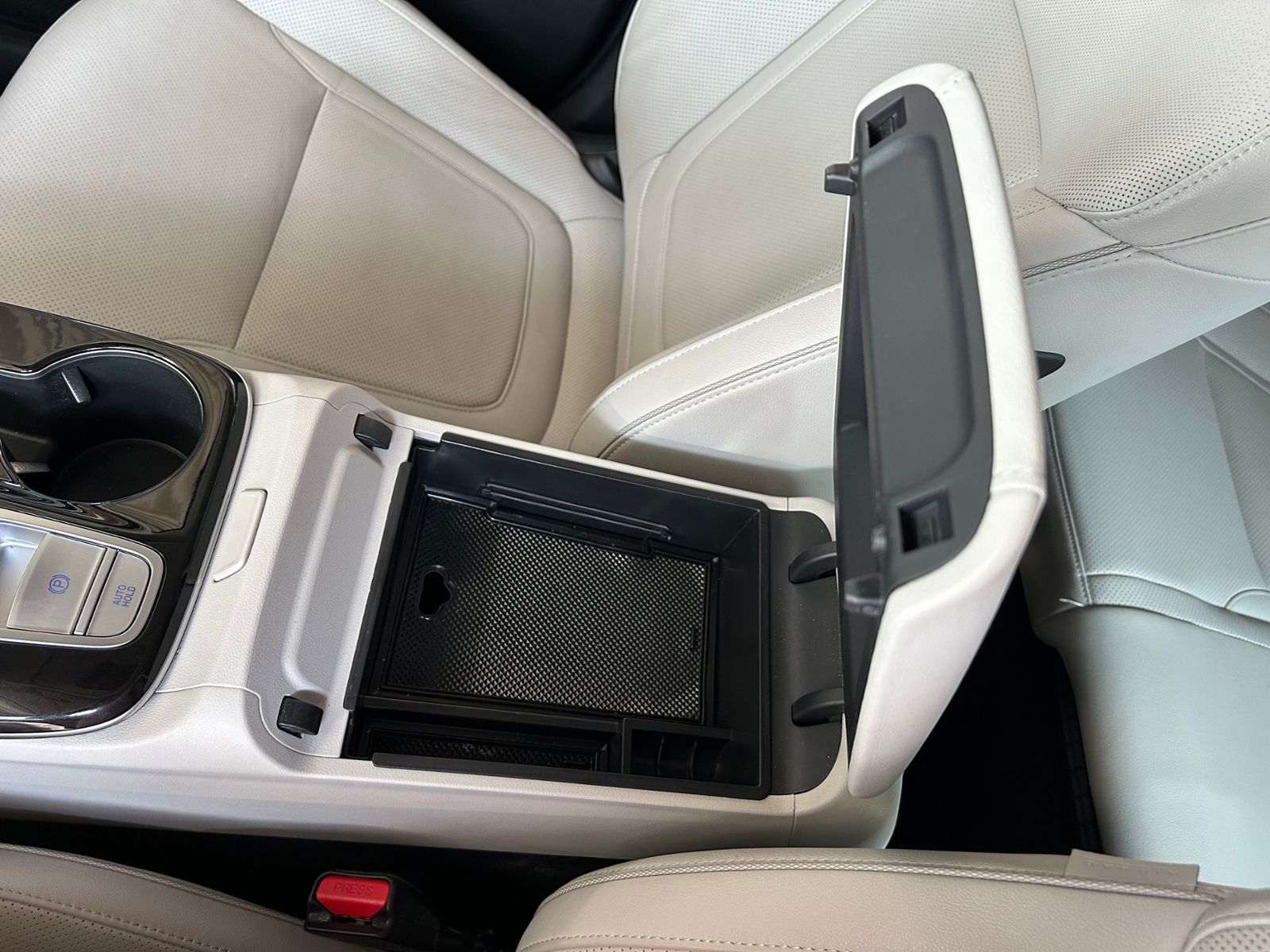 Fahrzeugabbildung Hyundai TUCSON Prime Hybrid HEV 2WD -HELLES LEDER GRAU-