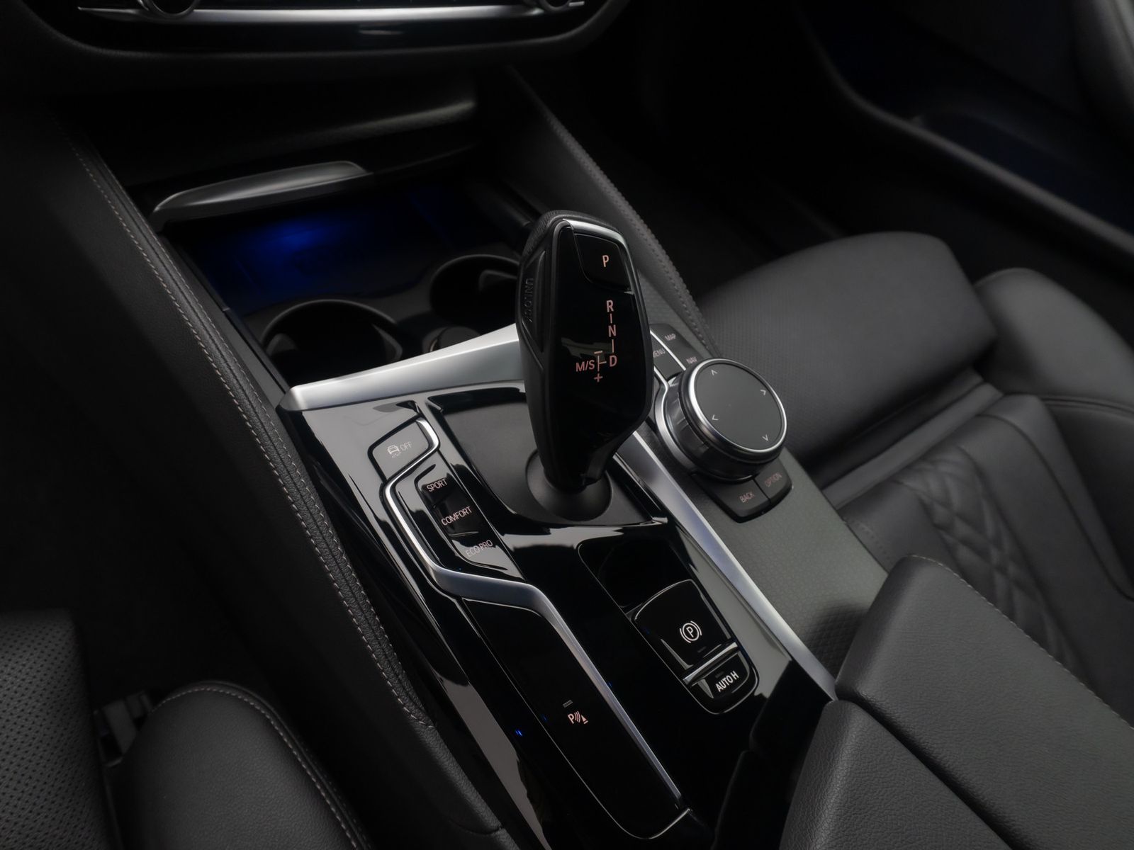 Fahrzeugabbildung BMW 530d xD M Sport Kamera DAB 4xKlima ACC Alarm 19"