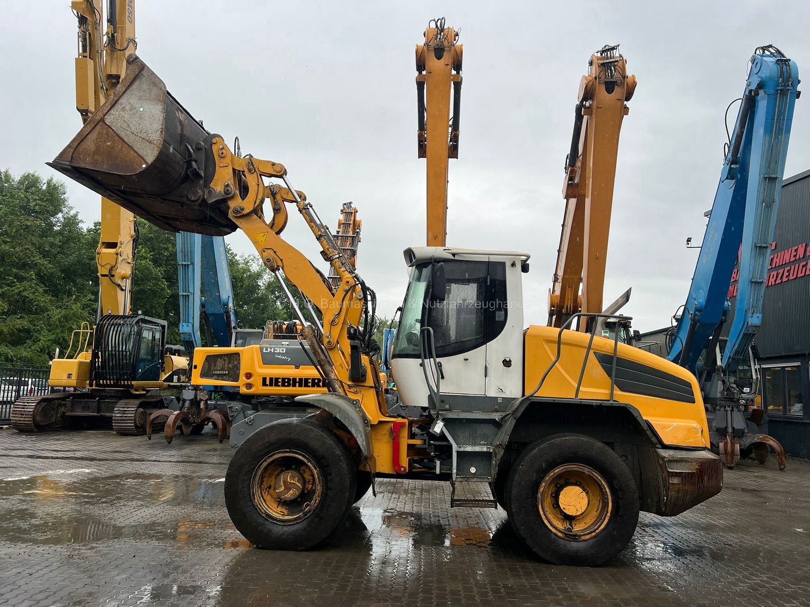 Fahrzeugabbildung Liebherr L524 /SW / AC/ Hochkippschaufel/