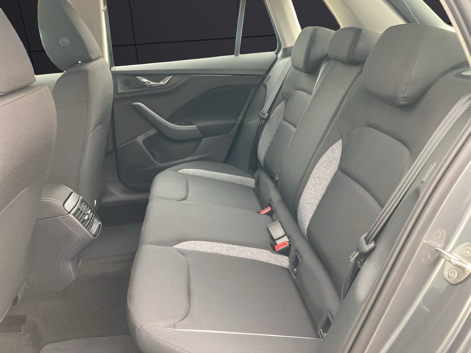 Fahrzeugabbildung SKODA Kamiq 1.0 TSI Essence DSG SHZ LED AHZV