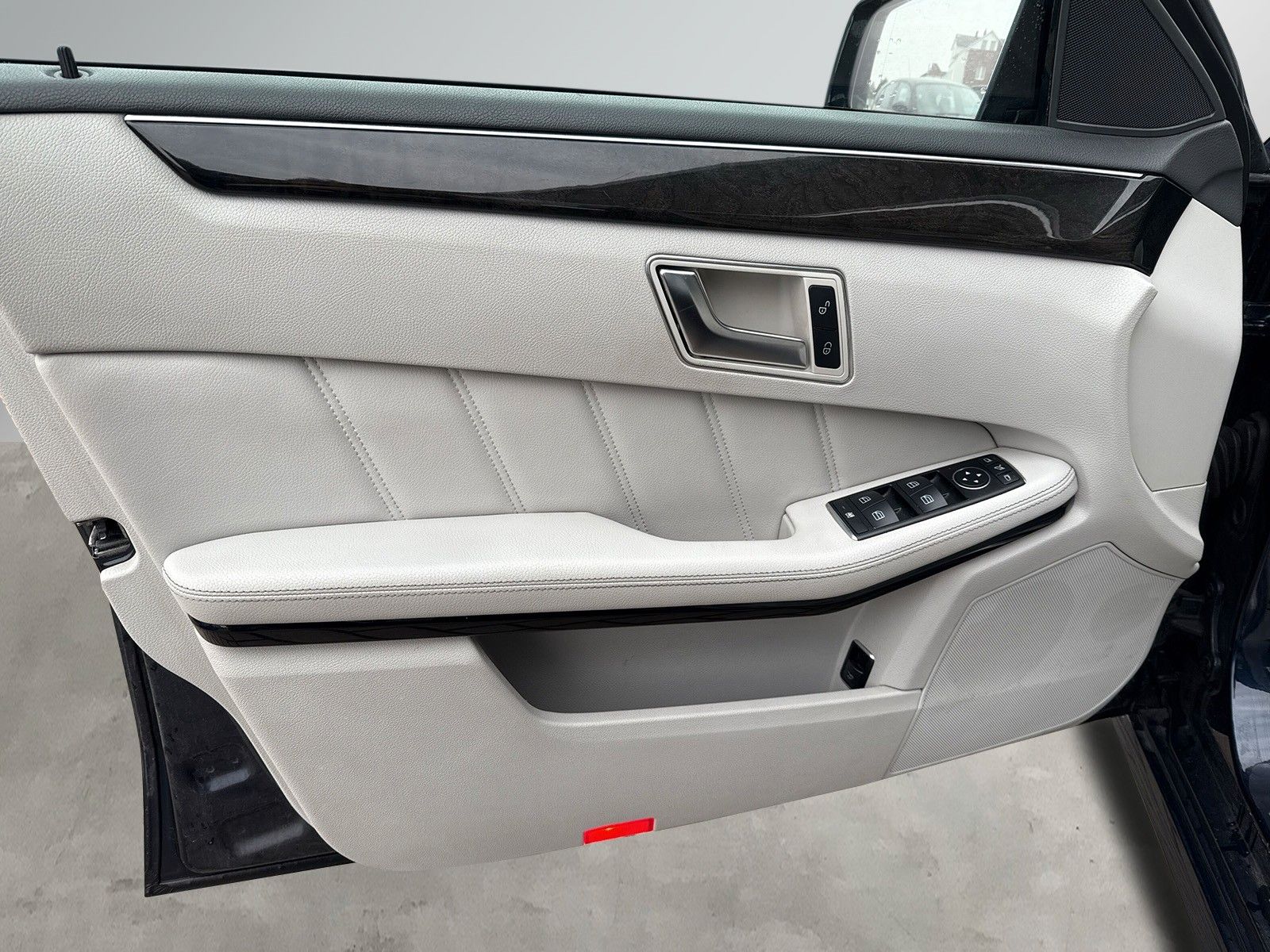 Fahrzeugabbildung Mercedes-Benz E 250 *Panorama*Kamera*Vollleder*LED*Ambiente