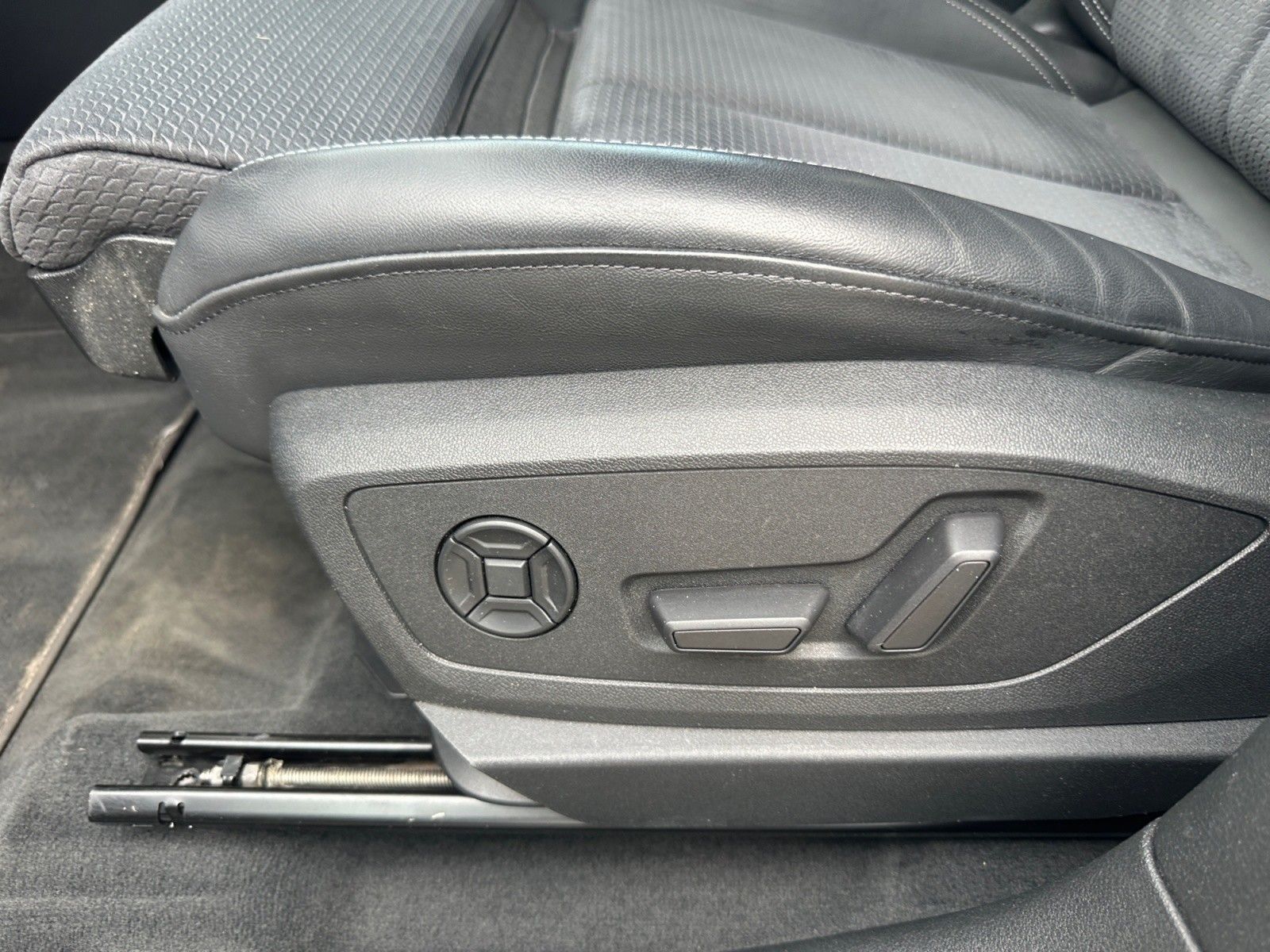 Audi Q8 e-tron - Bild 21