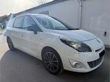 Renault Grand Scenic Bose Edition 7 Sitzer - gebrauchte Renault Grand Scenic aus dem Jahr 2011