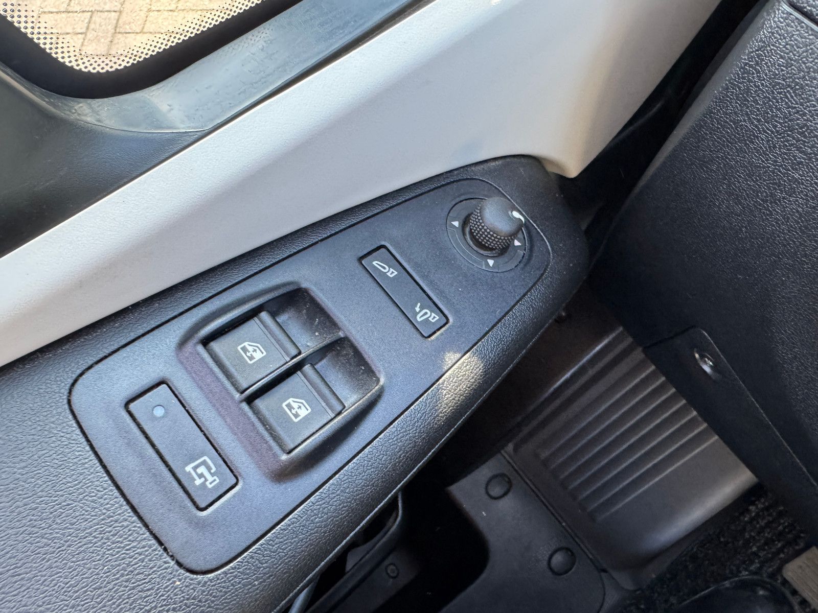 Fahrzeugabbildung Pössl SUMMIT 600 PLUS SOLAR TV AHK KAMERA NAVI SAT 1H