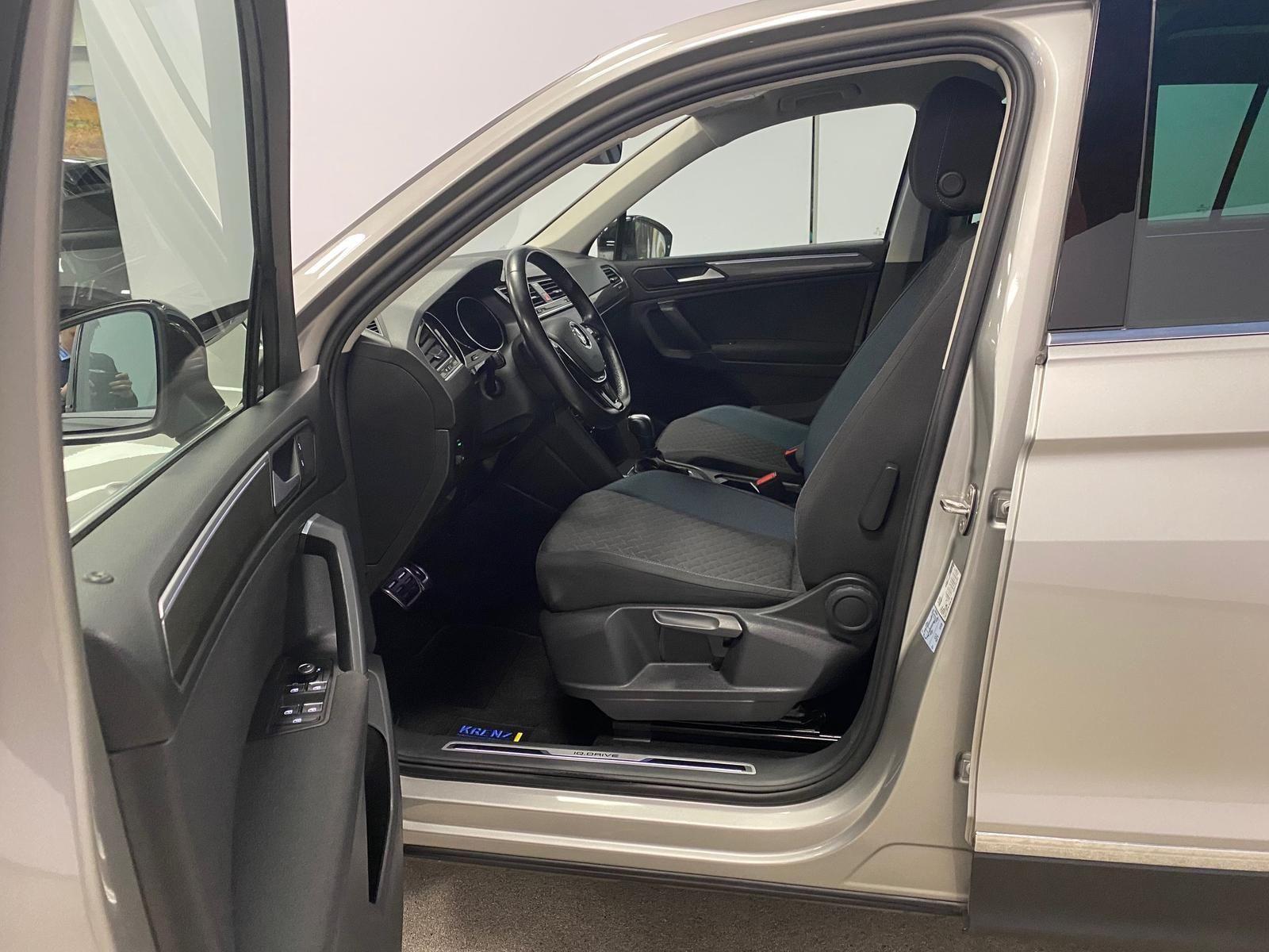 Fahrzeugabbildung Volkswagen Tiguan Comfortline Android Auto+APP+NAVI+ACC+PDC