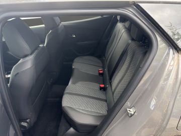 Peugeot 2008 Allure PT 130 EAT8 Carplay+PDC+LED+LM+SHZ