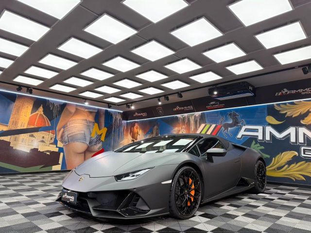 LAMBORGHINI Huracan